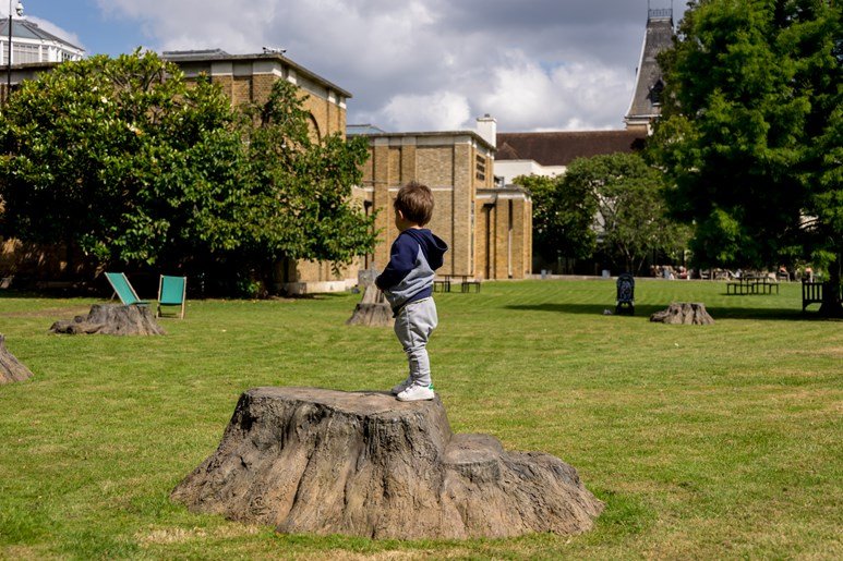 dpg_stumpinstallation-2000px-282a8097